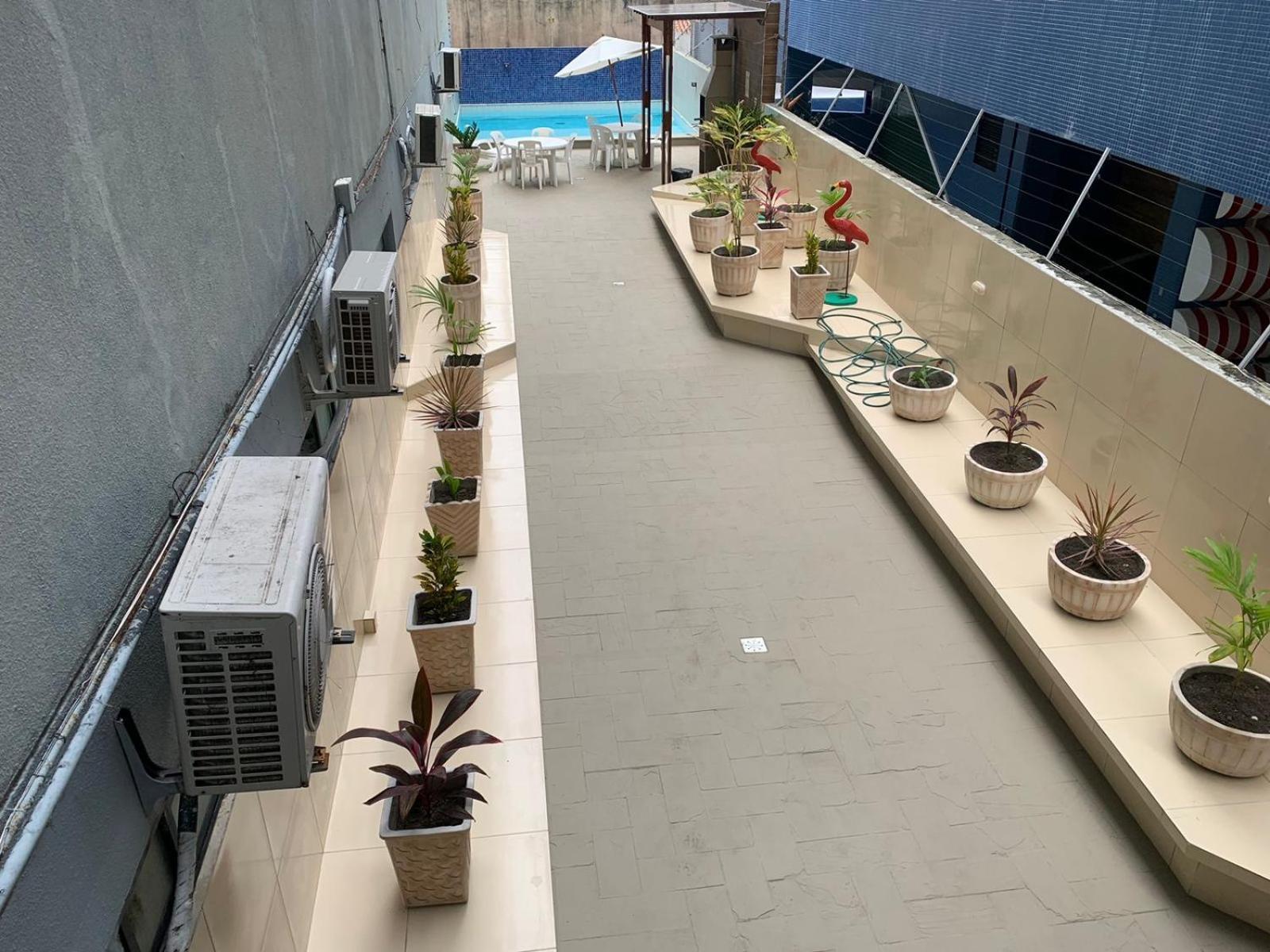 De Ponta Em Frente Ao Tropico Com Manobrista - Apto 208 Apartamento *