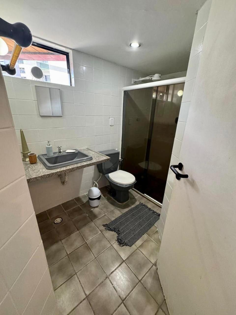 Apartamento De Ponta Em Frente Ao Tropico Com Manobrista - Apto 208