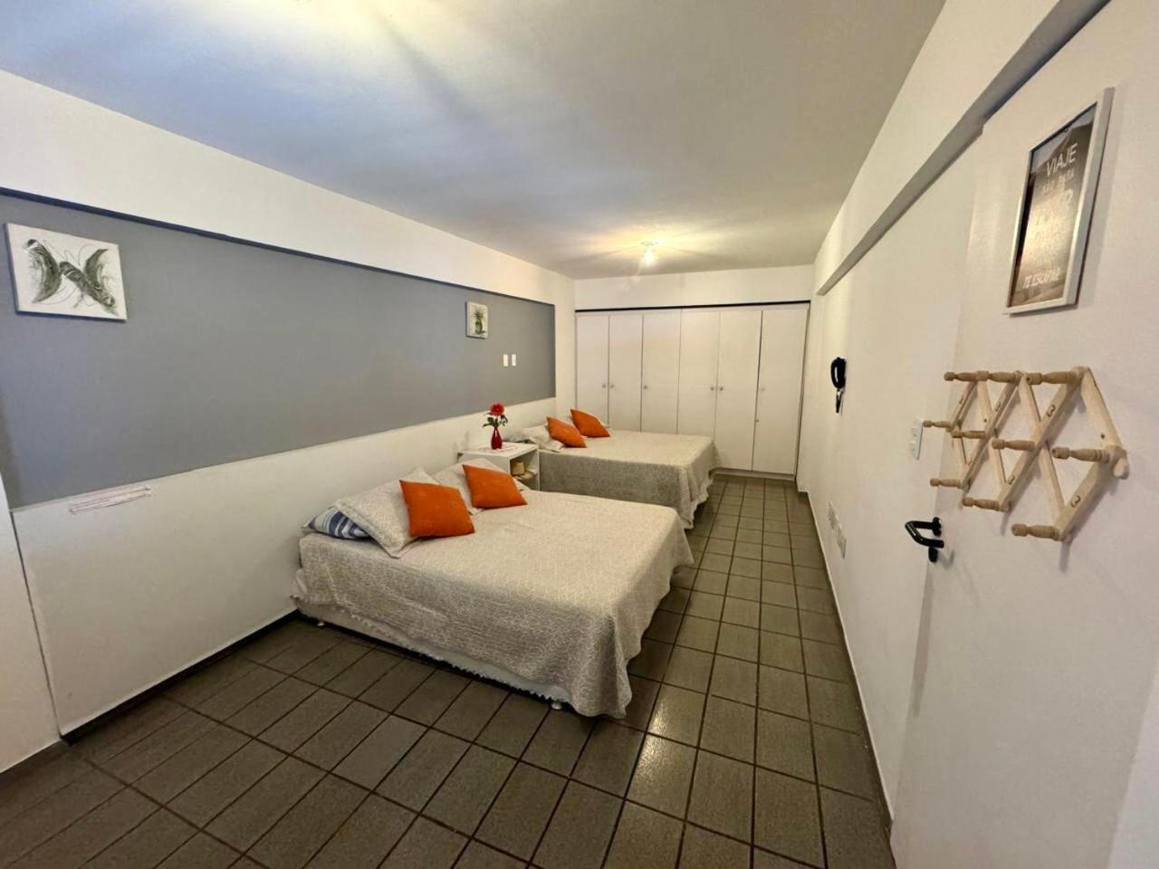 Apartamento De Ponta Em Frente Ao Tropico Com Manobrista - Apto 208 *
