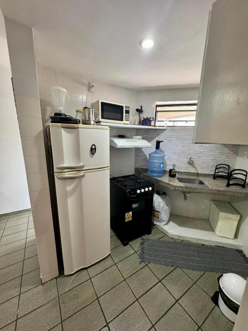 Apartamento De Ponta Em Frente Ao Tropico Com Manobrista - Apto 208 *